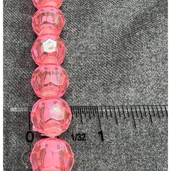 Vintage Pink Lucite Flapper Necklace - Picture 7 of 7
